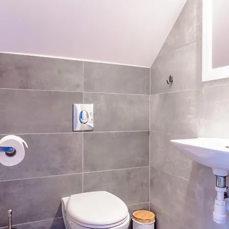 Leśne Zacisze - Z Basenem * Jastrzębia Góra