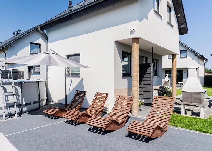 Lesne Zacisze - Z Sauna I Basenem Деревянный коттедж