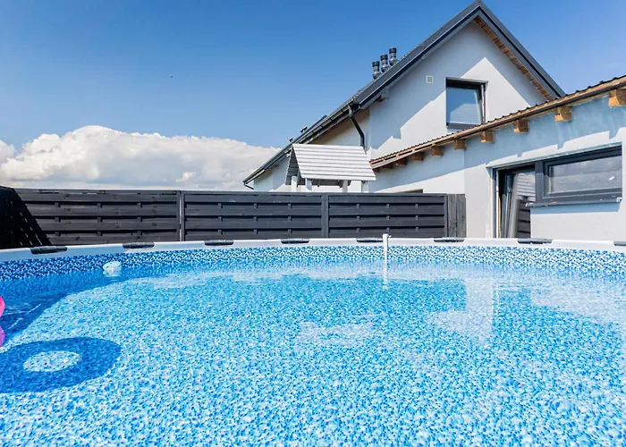 Деревянный коттедж Lesne Zacisze - Z Sauna I Basenem Ястшембя-Гура