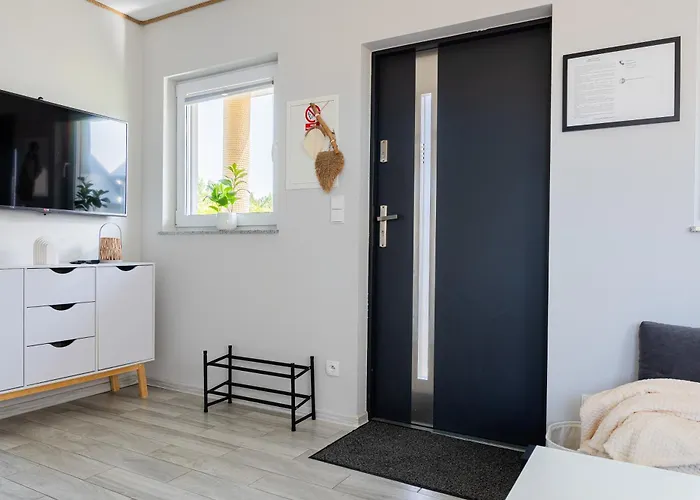 Деревянный коттедж Lesne Zacisze - Z Sauna I Basenem